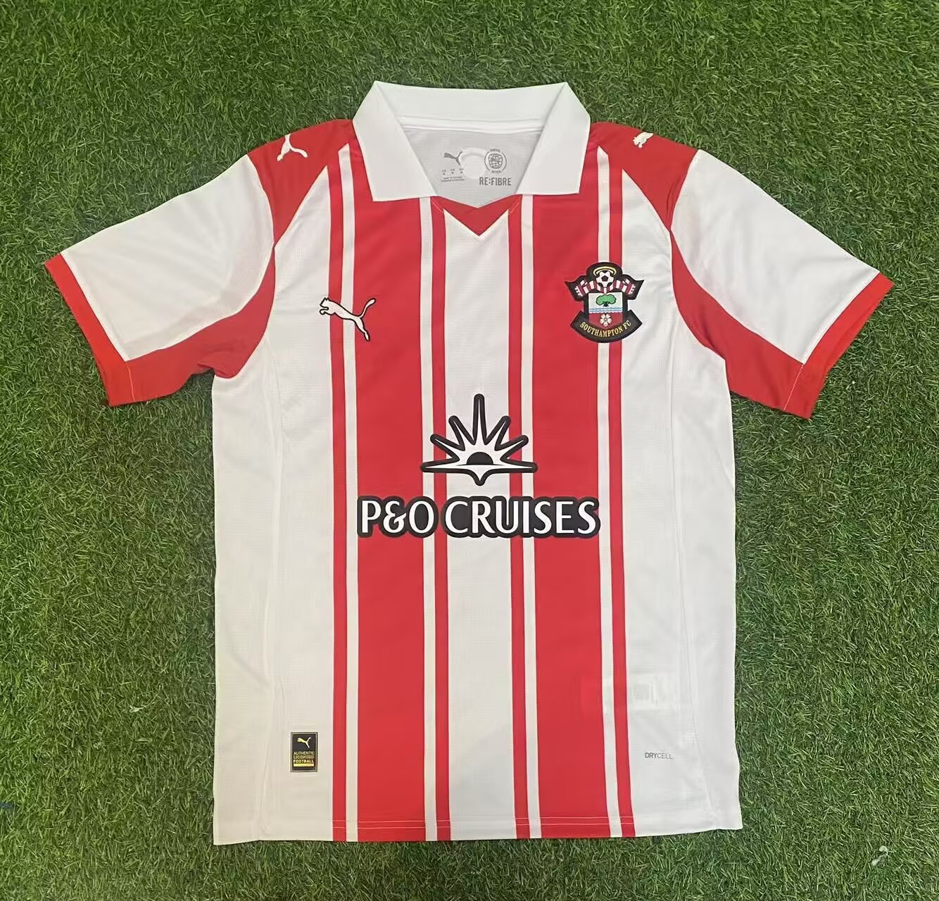 Southampton 2025/2026 Home Fan Version Football Jersey