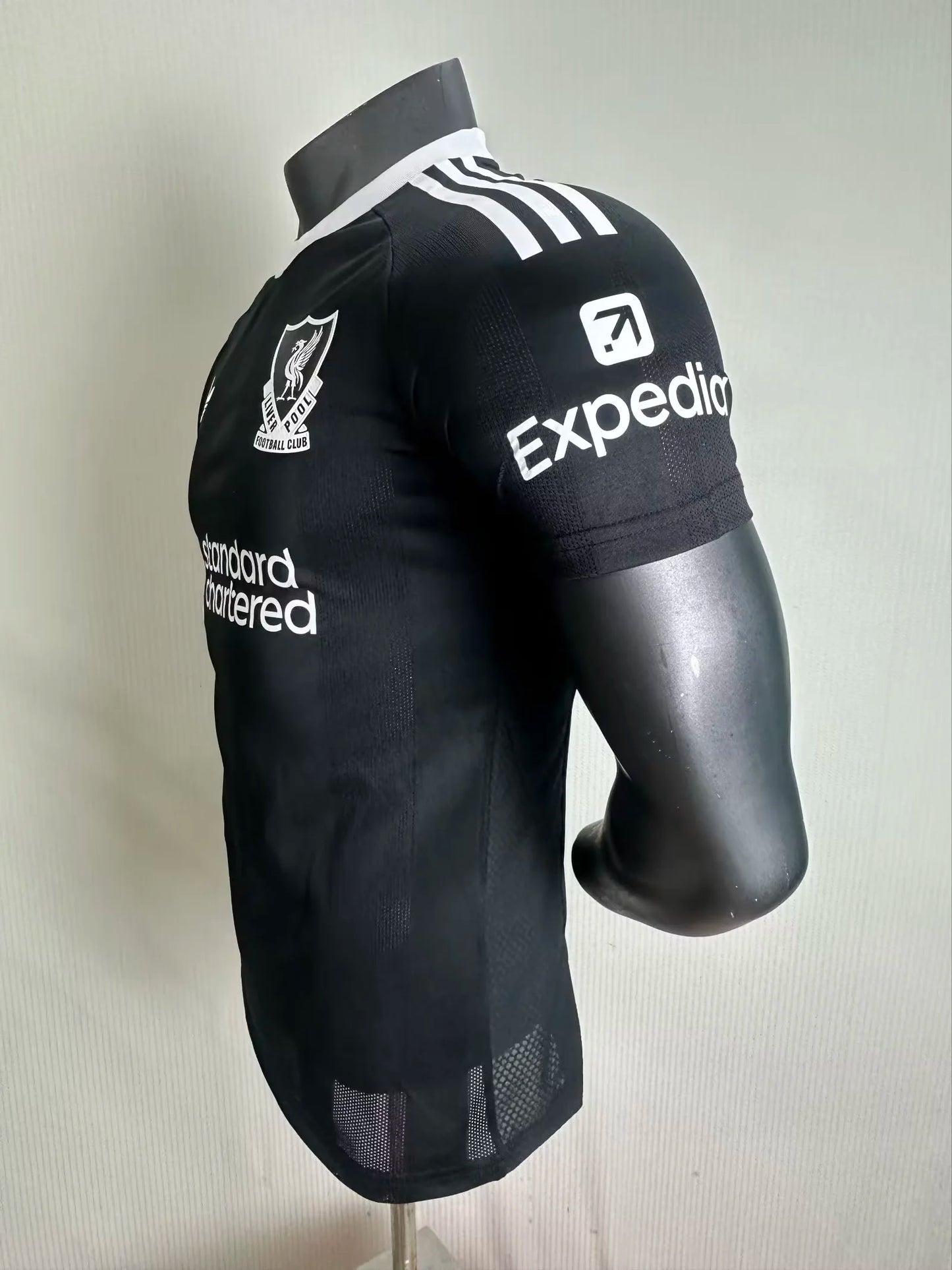 Liverpool 2025/2026 Goalkeeper Player Version Football Jersey