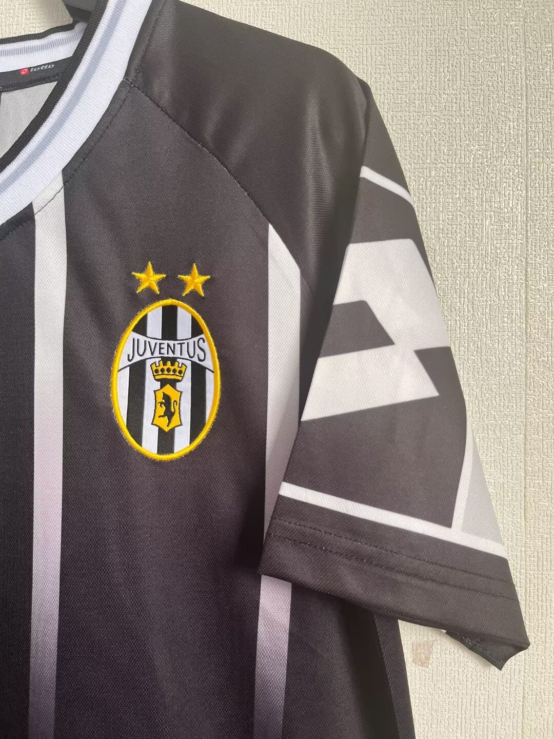 Retro Juventus 2000/2001 Home Fan Version Football Jersey