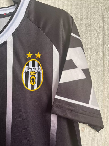 Retro Juventus 2000/2001 Home Fan Version Football Jersey