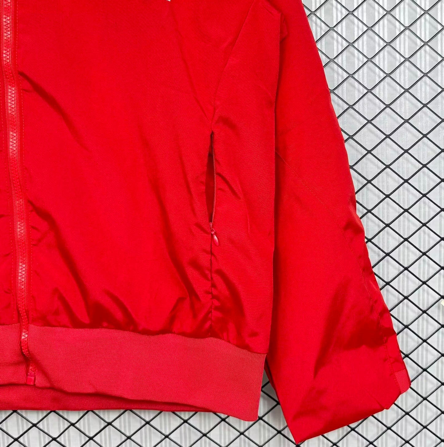 Retro Manchester United Windbreaker Red 2007-2008
