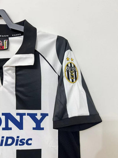 Retro Juventus 1997/1998 Home Football Jersey