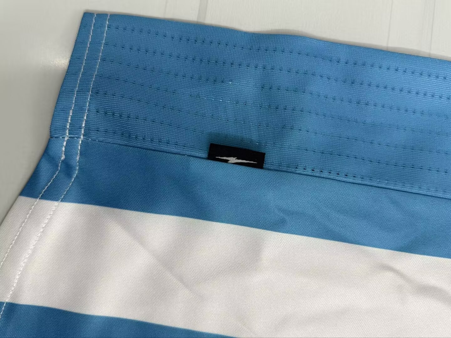 Retro Racing 2001/2002 Home Fan Version Football Jersey