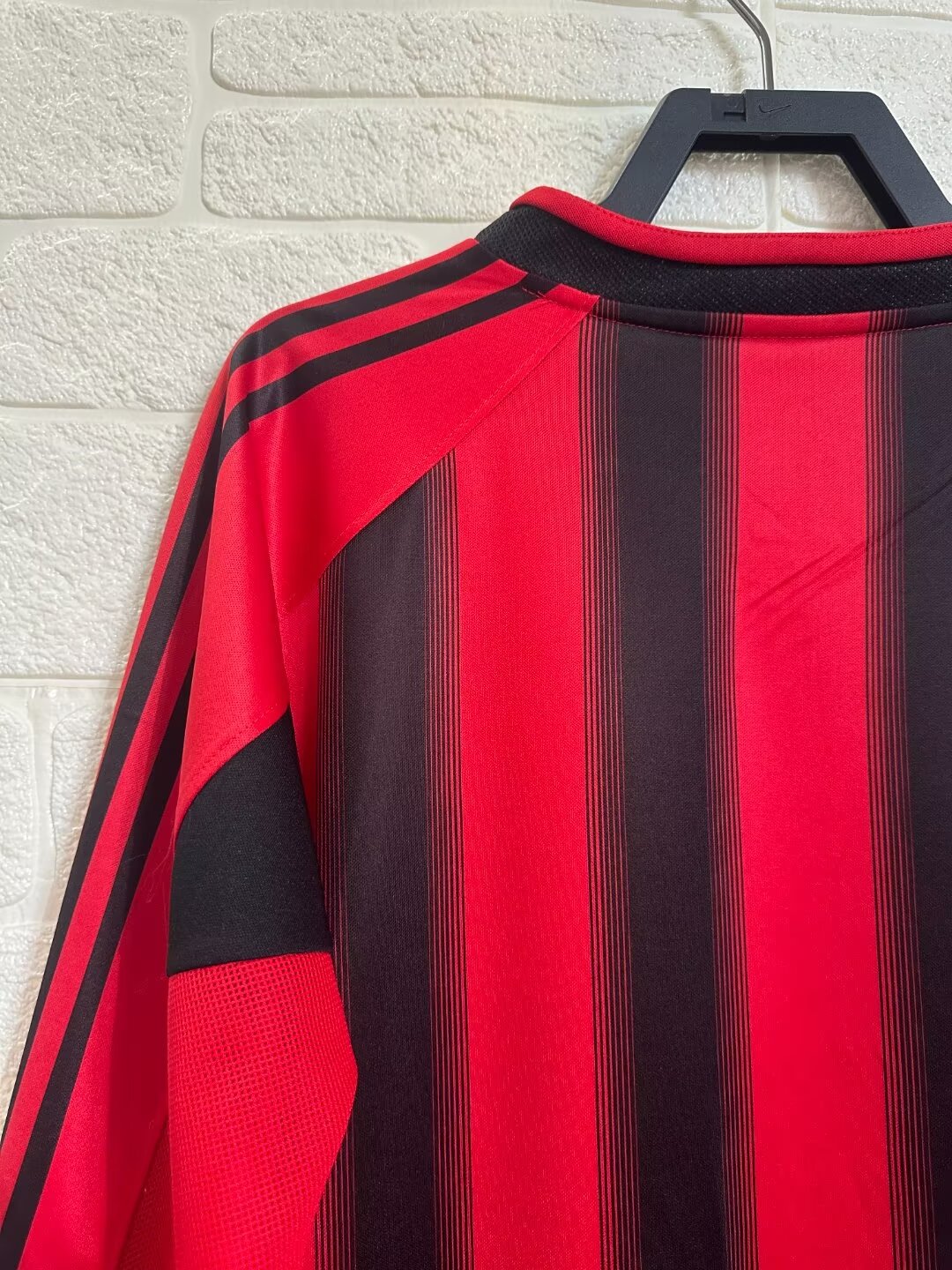 Retro AC Milan 2004/2005 Home Fan Version Football Jersey