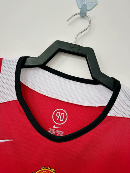 Retro Manchester united 2005/2006 Home Football Jersey