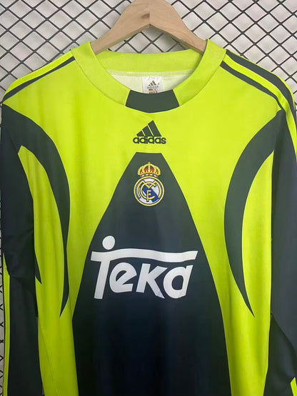 Retro Real Madrid 1999/2000 Goalkeeper Long Sleeve Fan Version Football Jersey