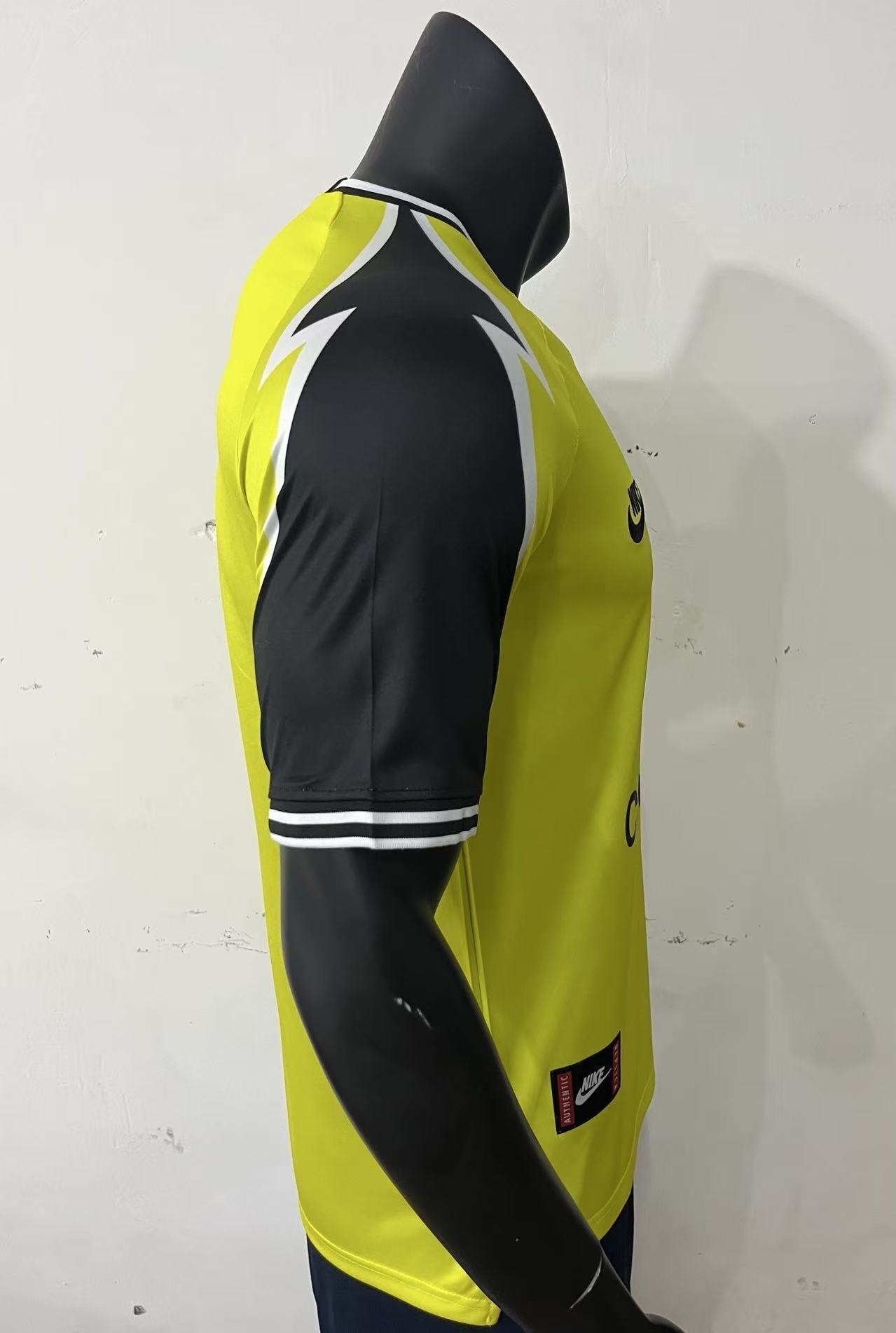 Retro Borussia Dortmund 1995/1996 Home Fan Version Football Jersey