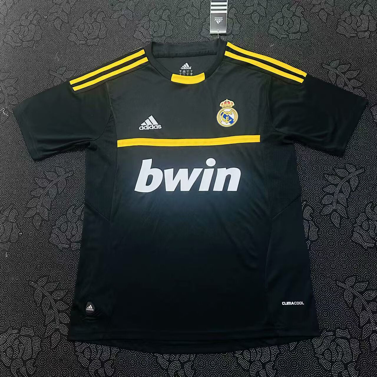Retro Real Madrid 2011/2012 Goalkeeper Fan Version Football Jersey