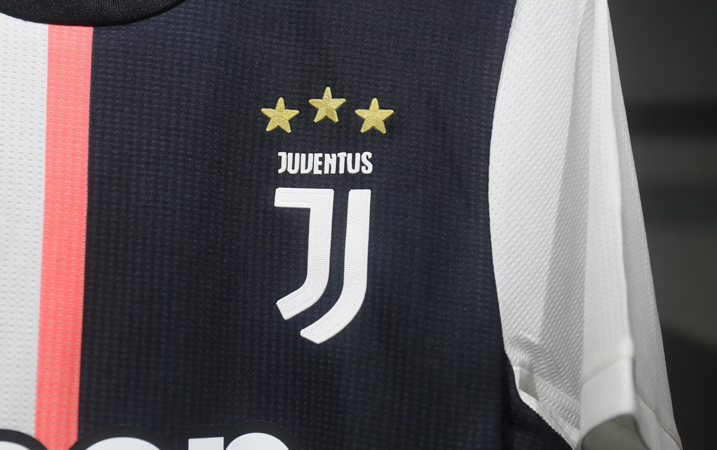 Retro Juventus 2019/2020 Home Player Version Football Jersey