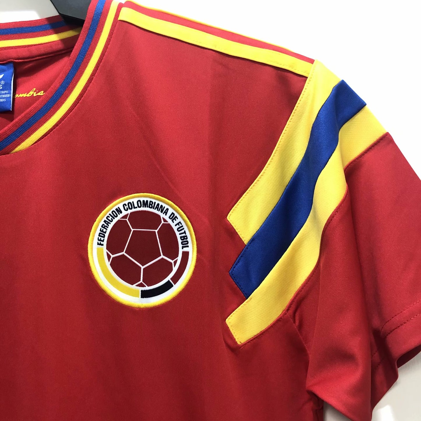 Retro Columbia 1990 Away Fan Version Football Jersey