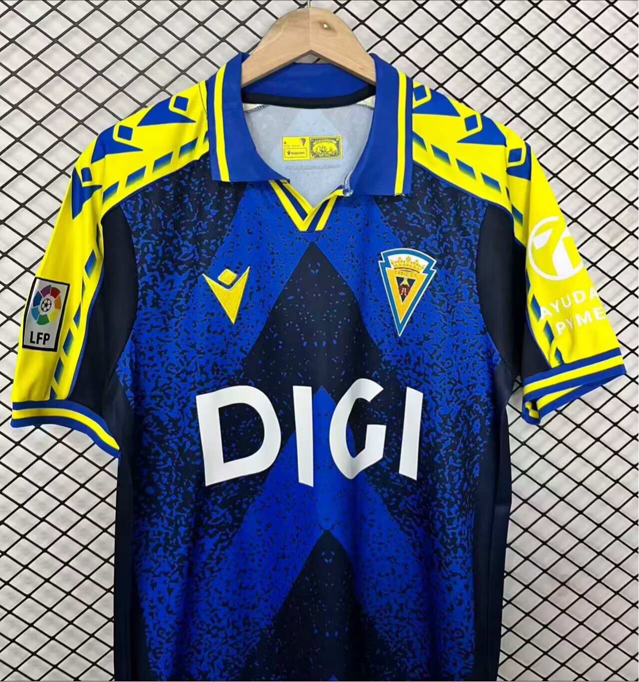 Retro Cadiz 2025/2026 Home Fan Version Football Jersey